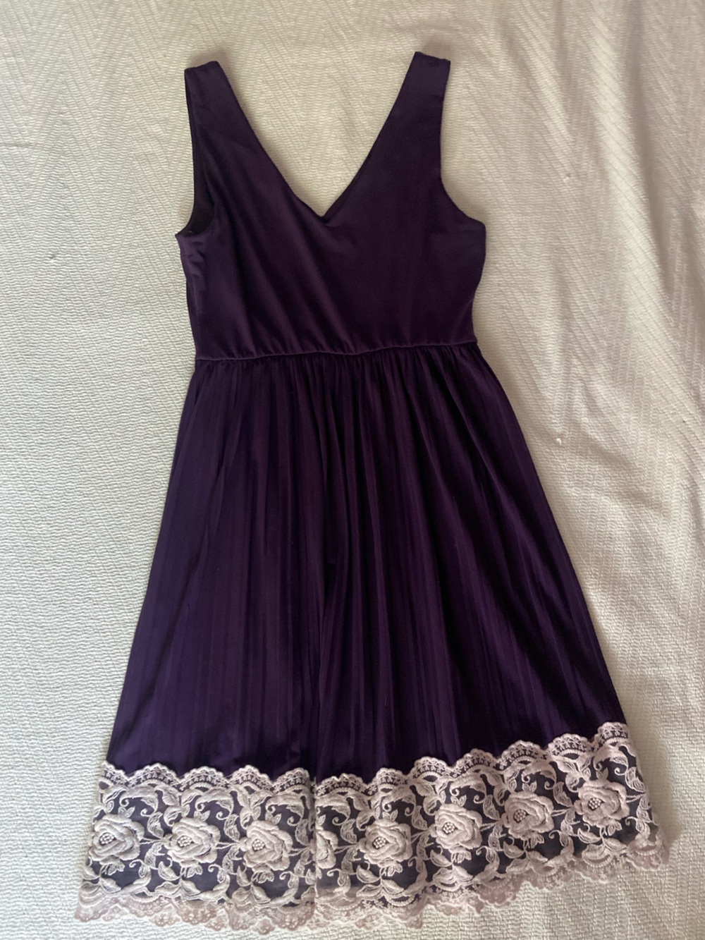Purple Sleeveless Dress with Rose Lace Hem size Medium